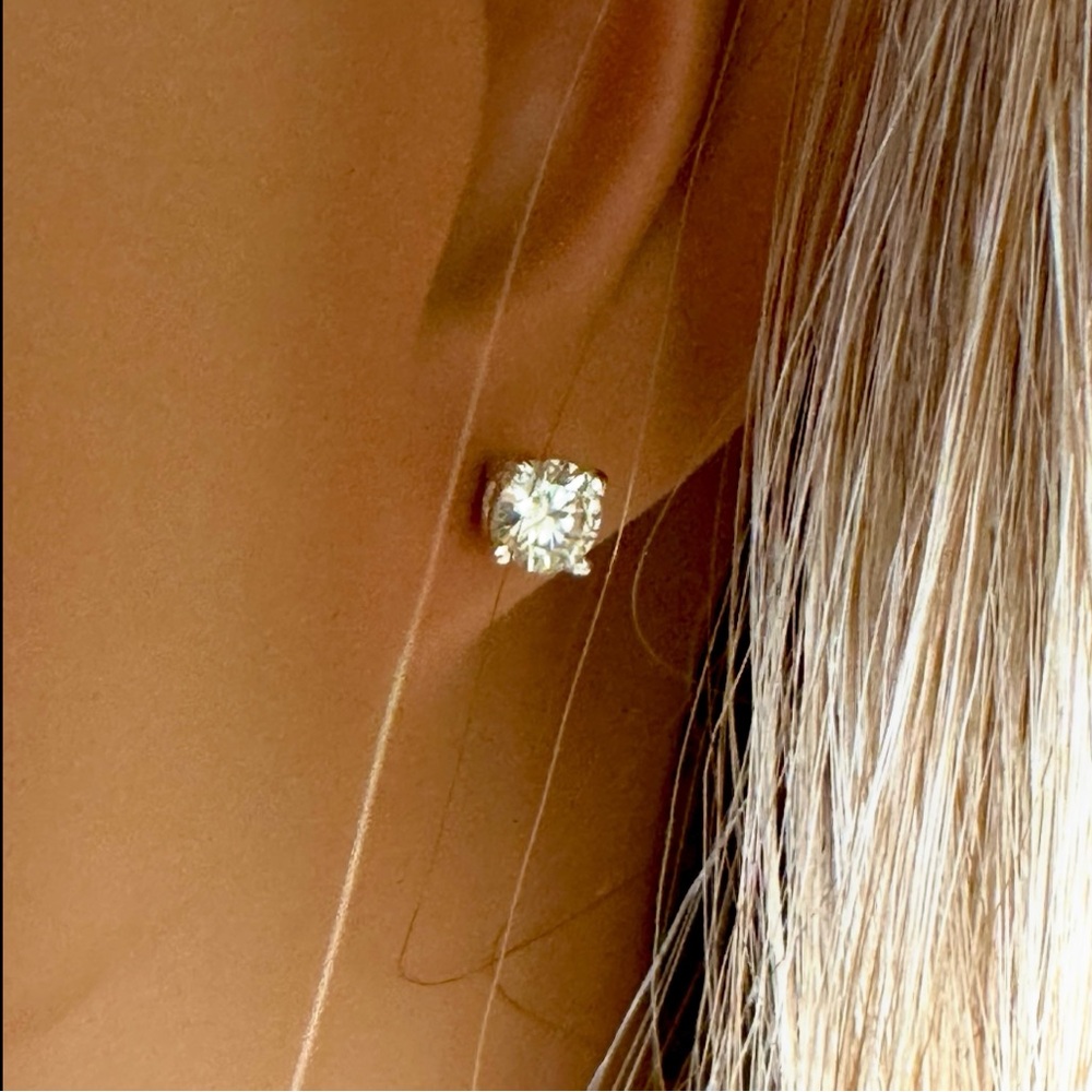 SALE ‼️ 1 Ct. Diamond Stud Earrings   Certified 💥
